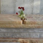 מצבות במכפלה 130