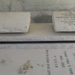 מצבות במכפלה 70