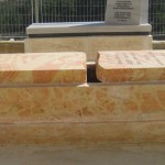 מצבות במכפלה 71