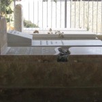 מצבות במכפלה 84