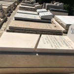 מצבות במכפלה 95