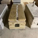 מצבות אבן חלילה צהובה (58)